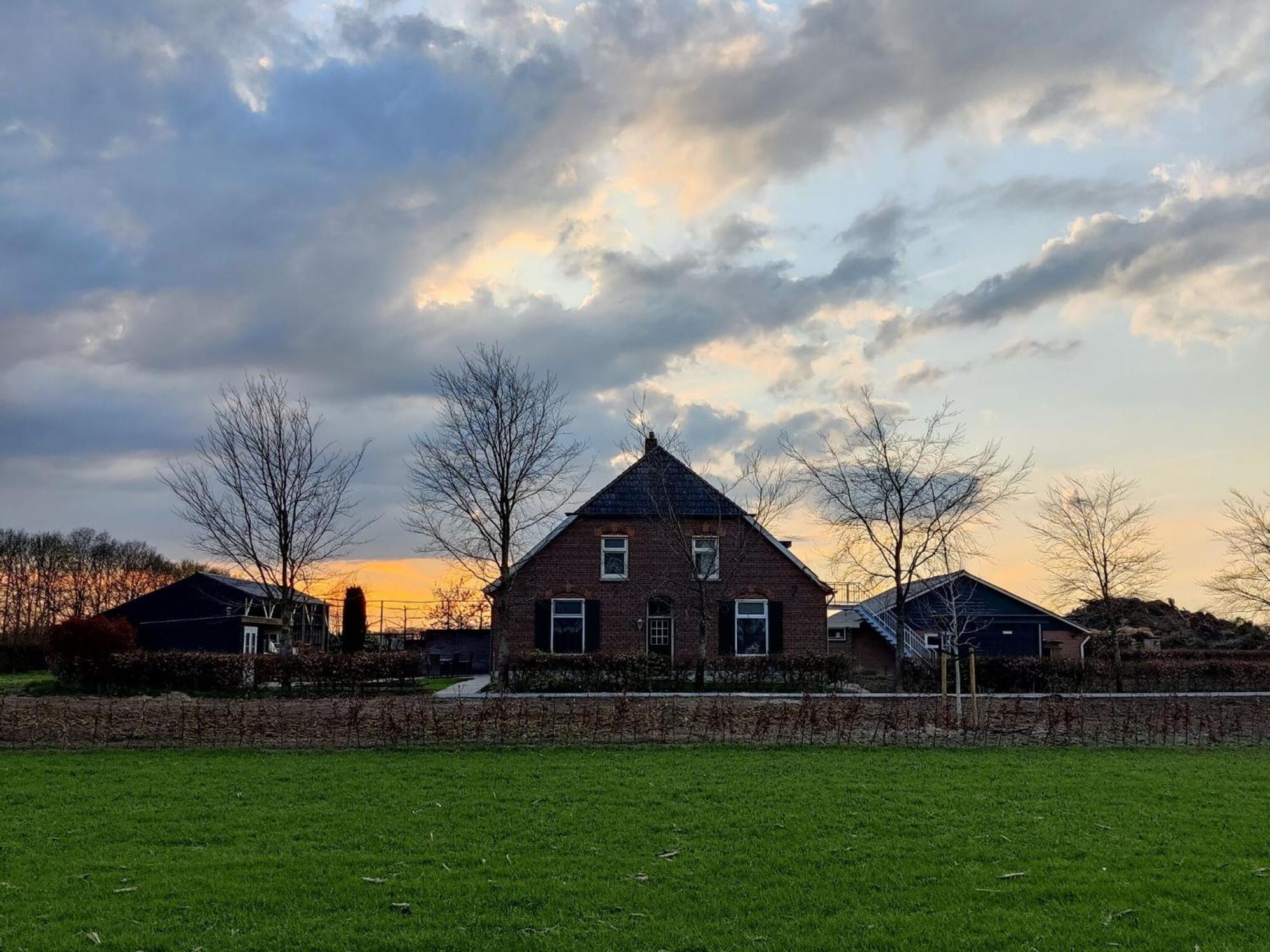Spacious Farmhouse In Silvolde With Garden Eksteriør bilde